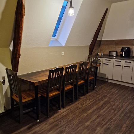 Victory Guesthouse - Handwerker Pension Bielefeld Bagian luar foto