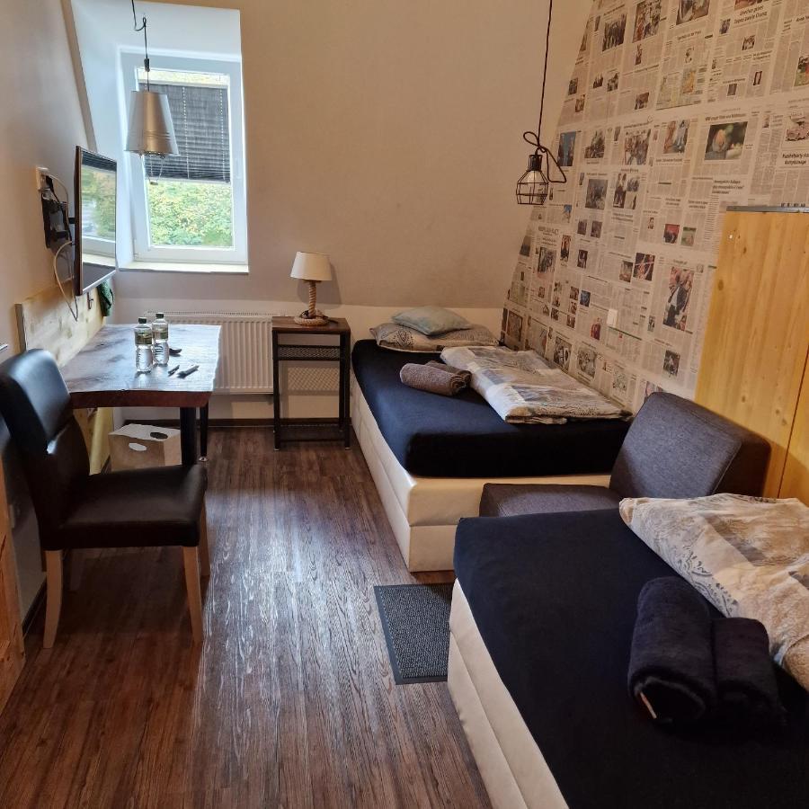 Victory Guesthouse - Handwerker Pension Bielefeld Bagian luar foto