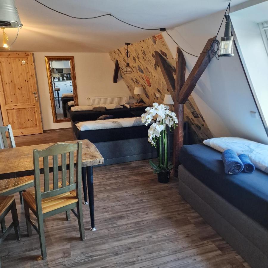 Victory Guesthouse - Handwerker Pension Bielefeld Bagian luar foto