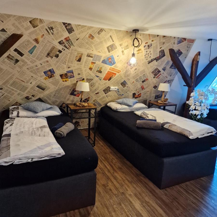 Victory Guesthouse - Handwerker Pension Bielefeld Bagian luar foto