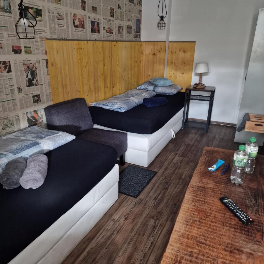 Victory Guesthouse - Handwerker Pension Bielefeld Bagian luar foto