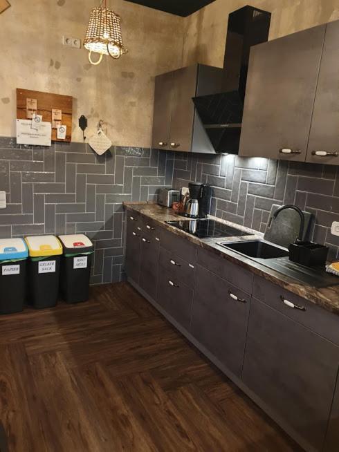 Victory Guesthouse - Handwerker Pension Bielefeld Bagian luar foto
