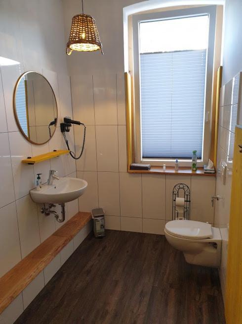 Victory Guesthouse - Handwerker Pension Bielefeld Bagian luar foto
